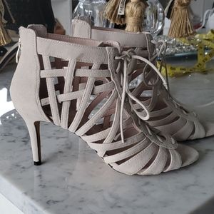 VINCE CAMUTO sandal